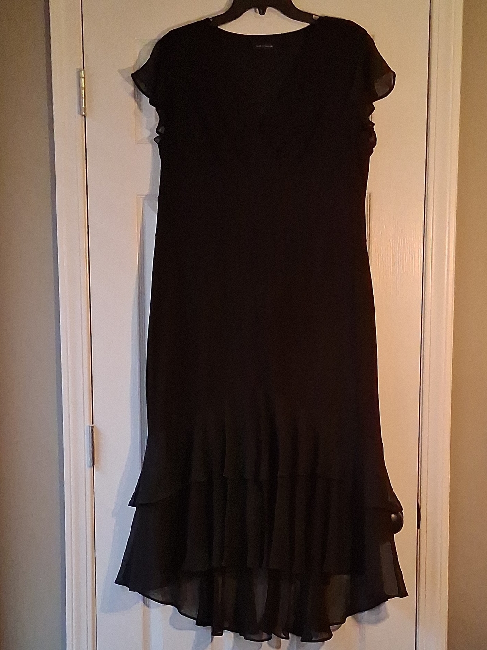 Tommy Hilfiger Black V‑Neck Ruffle Midi Dress